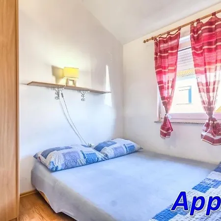 In With Sea View, Terrace, Air Conditioning, Wi-fi Apartment *